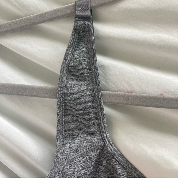 Puma gray athletic sports bra, size large - Picture 4 of 10